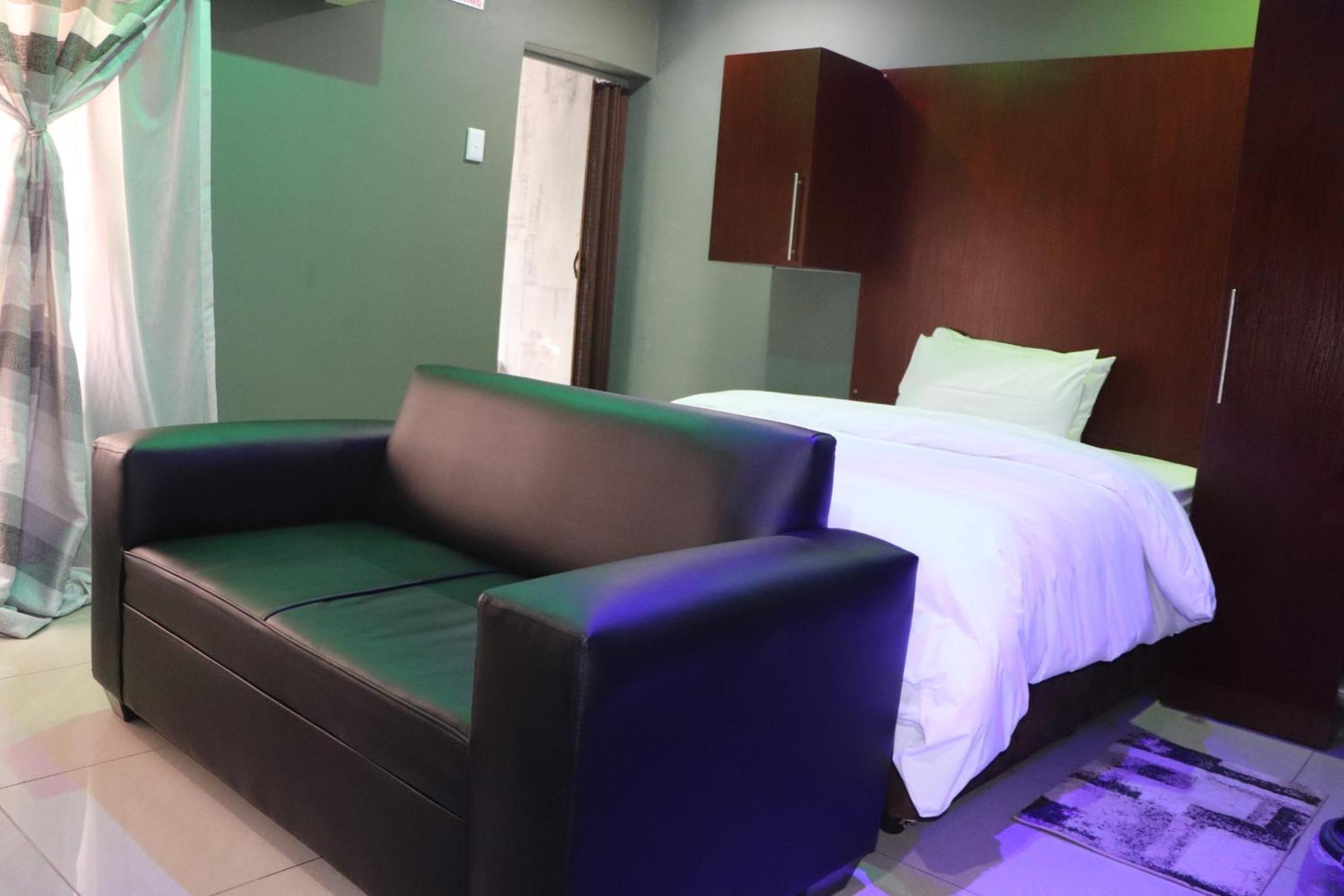 Wise Bird Guest House Roodepoort Εξωτερικό φωτογραφία